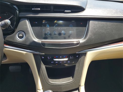 Used 2018 Cadillac XT5 Luxury w/ Driver Awareness Package image 24