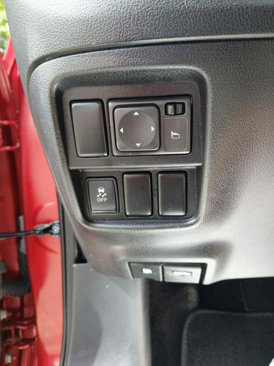 Used 2011 Nissan Juke SV w/ Chrome Pkg image 17