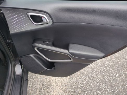 Used 2021 Kia Soul LX image 29