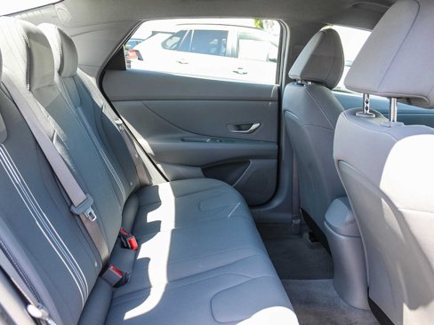 Certified 2023 Hyundai Elantra SEL w/ Convenience Package image 17