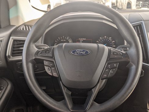 Used 2016 Ford Edge SE image 19