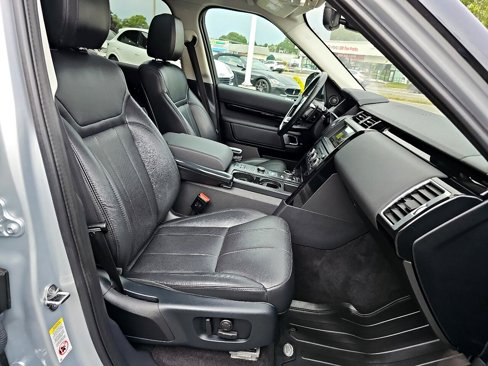 Used 2018 Land Rover Discovery SE image 41