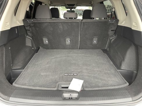 Used 2024 Nissan Rogue SV image 28