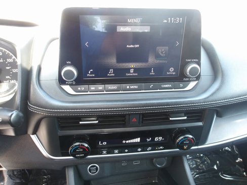 Used 2023 Nissan Rogue SV image 14