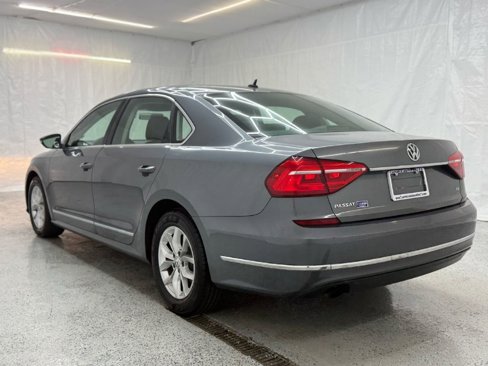 Used 2016 Volkswagen Passat 1.8T S image 5