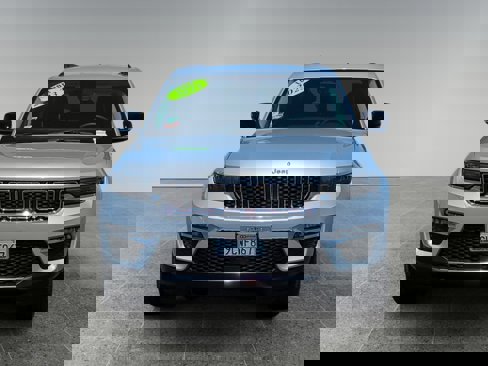 Used 2023 Jeep Grand Cherokee Limited image 16
