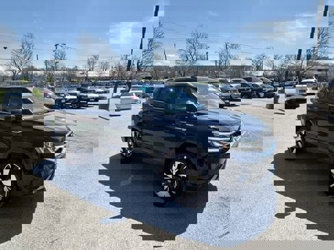Certified 2024 Volkswagen Taos SEL image 3