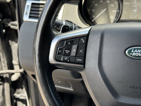 Used 2018 Land Rover Discovery Sport SE image 19
