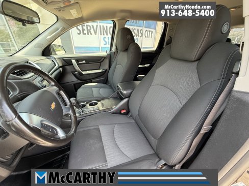 Used 2015 Chevrolet Traverse LT w/ Style and Technology Package image 3