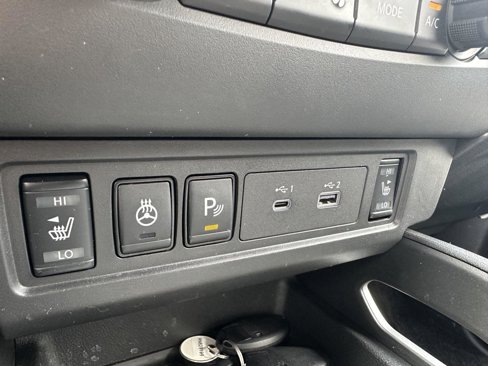 Used 2024 Nissan Frontier SV w/ SV Convenience Package image 35