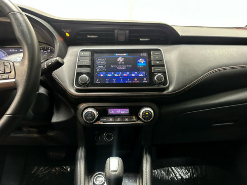 Used 2020 Nissan Kicks SR w/ Exterior Package image 44