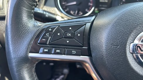 Used 2017 Nissan Rogue SV w/ SV Family Package image 46