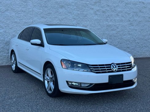 Used 2013 Volkswagen Passat TDI SEL Premium image 3