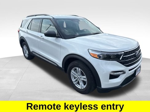 Used 2022 Ford Explorer XLT w/ Equipment Group 202A image 8
