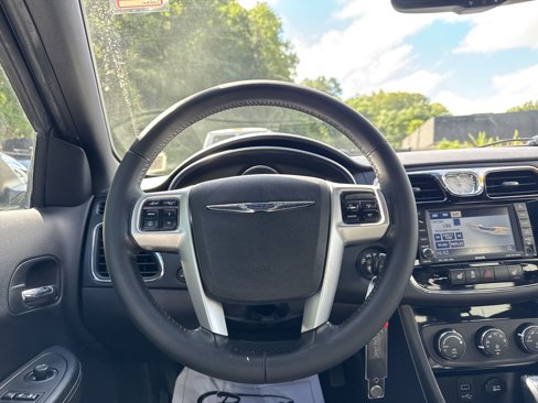 Used 2011 Chrysler 200 Limited image 13