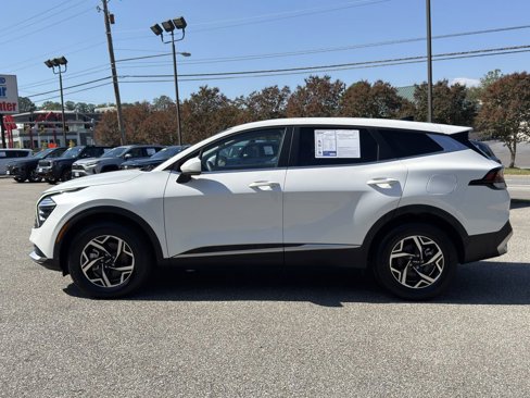 Used 2024 Kia Sportage LX image 7