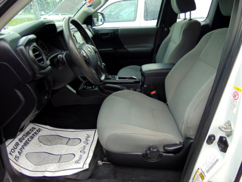 Used 2018 Toyota Tacoma SR5 image 8