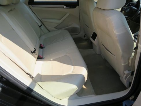Used 2014 Volkswagen Passat 1.8T SE image 35