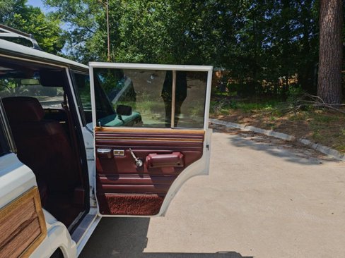 Used 1989 Jeep Grand Wagoneer image 14