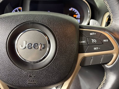 Used 2017 Jeep Grand Cherokee Overland image 23
