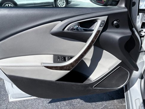 Used 2012 Buick Verano Convenience image 9