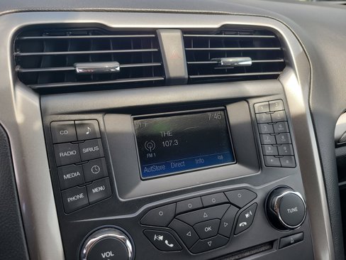 Used 2018 Ford Fusion SE image 19