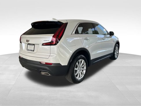 Used 2021 Cadillac XT4 Luxury image 3