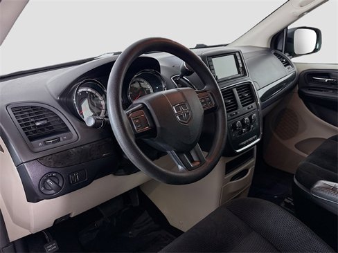 Used 2019 Dodge Grand Caravan SE image 9