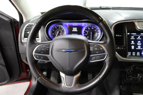 Used 2019 Chrysler 300 Limited image 9