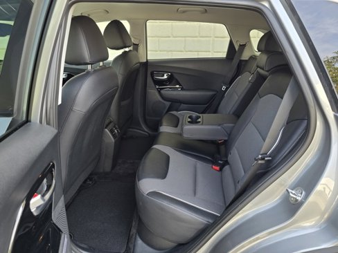 Used 2022 Kia Niro EX image 36
