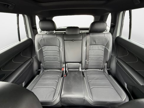 Certified 2022 Volkswagen Tiguan SEL R-Line image 13