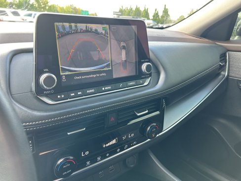 Used 2021 Nissan Rogue SV image 15