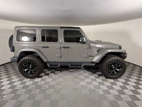 Used 2020 Jeep Wrangler Unlimited Sahara image 8
