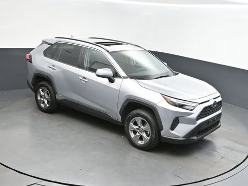 Used 2023 Toyota RAV4 XLE image 1