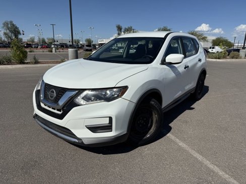 Used 2017 Nissan Rogue S image 2
