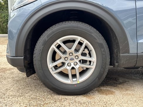 New 2025 Ford Explorer Active image 3