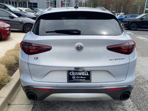 Used 2023 Alfa Romeo Stelvio Ti image 6
