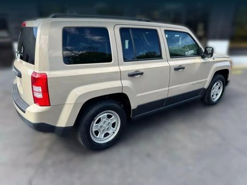 Used 2017 Jeep Patriot Sport image 5