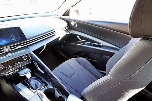 Certified 2024 Hyundai Elantra SEL image 20