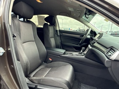 Used 2018 Honda Accord LX image 23