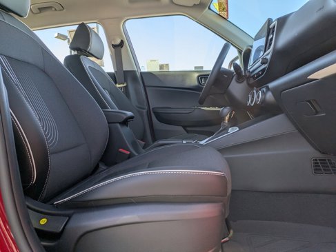 Used 2024 Hyundai Venue Limited image 11