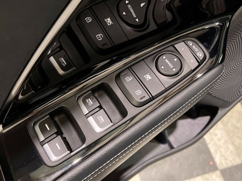 Used 2020 Kia Niro EX Premium image 31