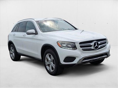 Used 2017 Mercedes-Benz GLC 300 image 3