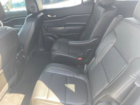 Used 2023 GMC Acadia SLT image 16