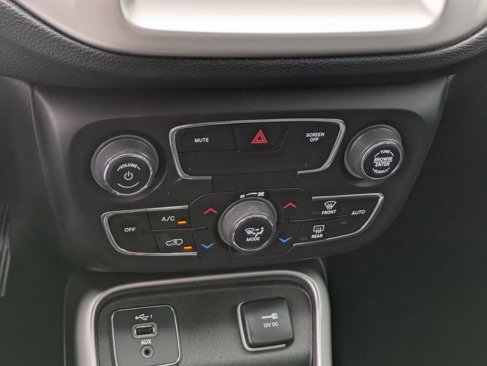 Used 2019 Jeep Compass Latitude w/ Popular Equipment Group image 24