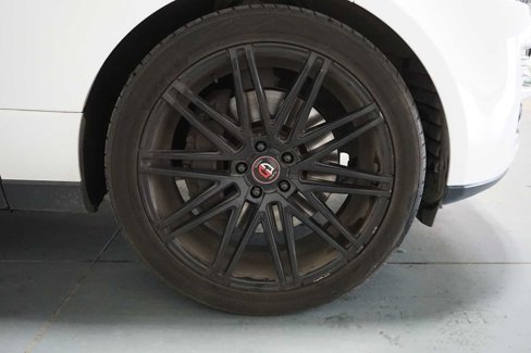 Used 2016 Land Rover Range Rover HSE image 11