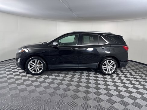 Used 2018 Chevrolet Equinox Premier image 2