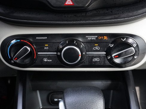 Used 2022 Kia Soul LX image 45