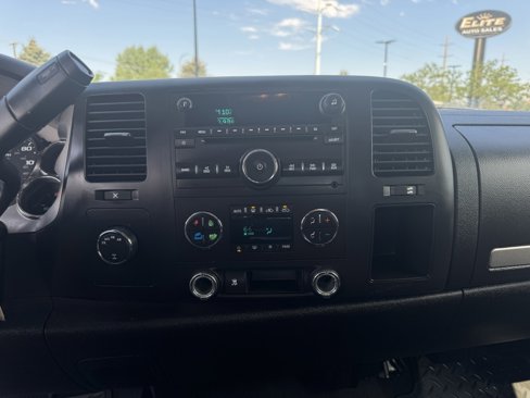 Used 2008 GMC Sierra 1500 SLE w/ Sierra NFL Edition image 21