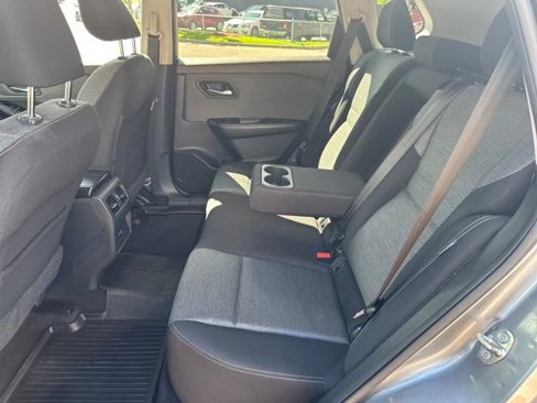 Used 2021 Nissan Rogue SV image 22